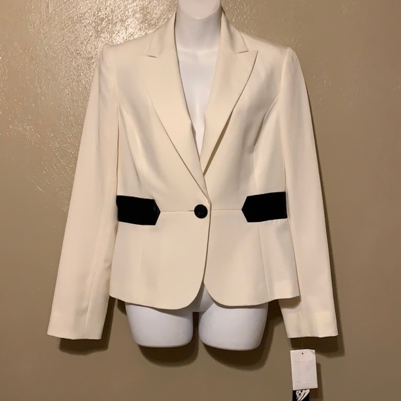 Nine West Jackets & Blazers - Nine West size 8 Cream Black blazer satin trim
